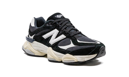 NB 9060 Black and White